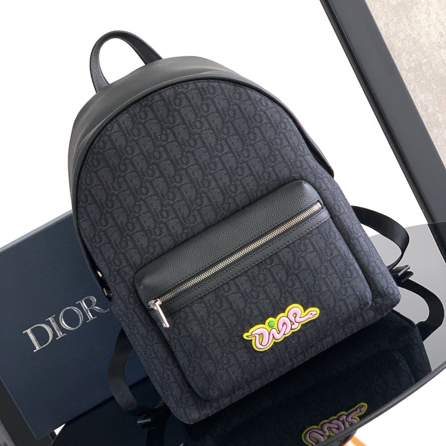 ̴ DIOR AND KAWS 